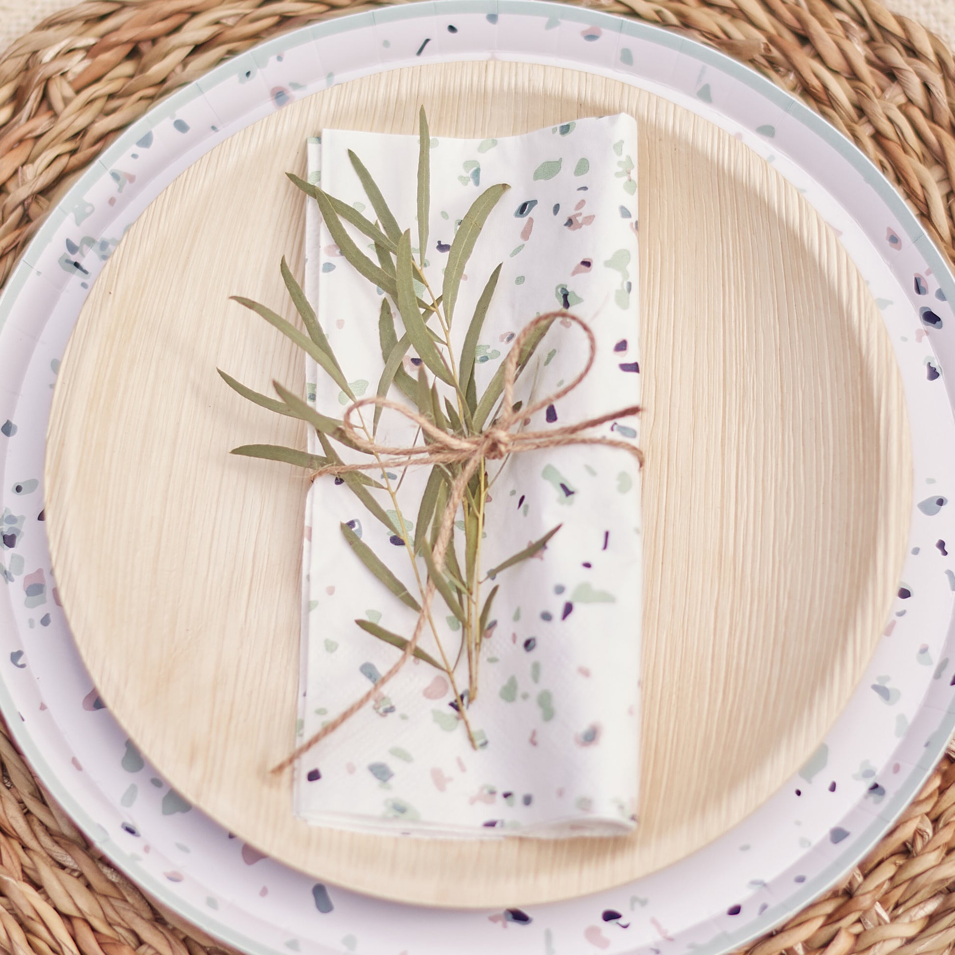 Eco Palm Leaf Plates - Muddy Boots Home UK