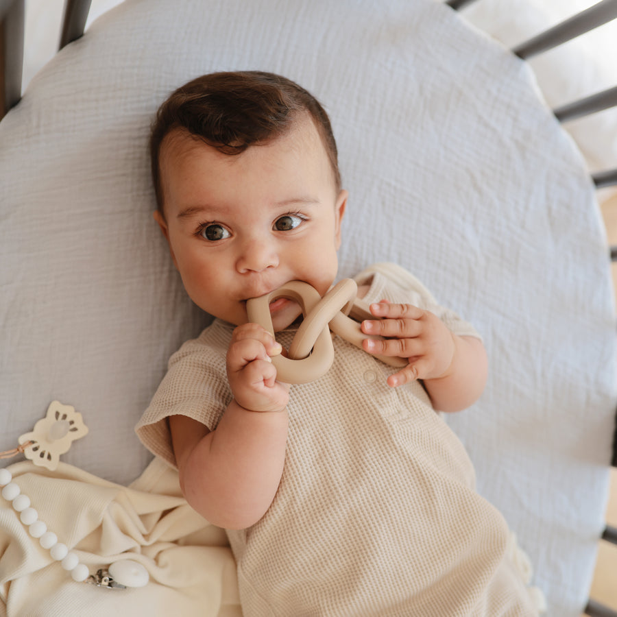 Mushie Links Teether - Dried Thyme - Muddy Boots Home UK