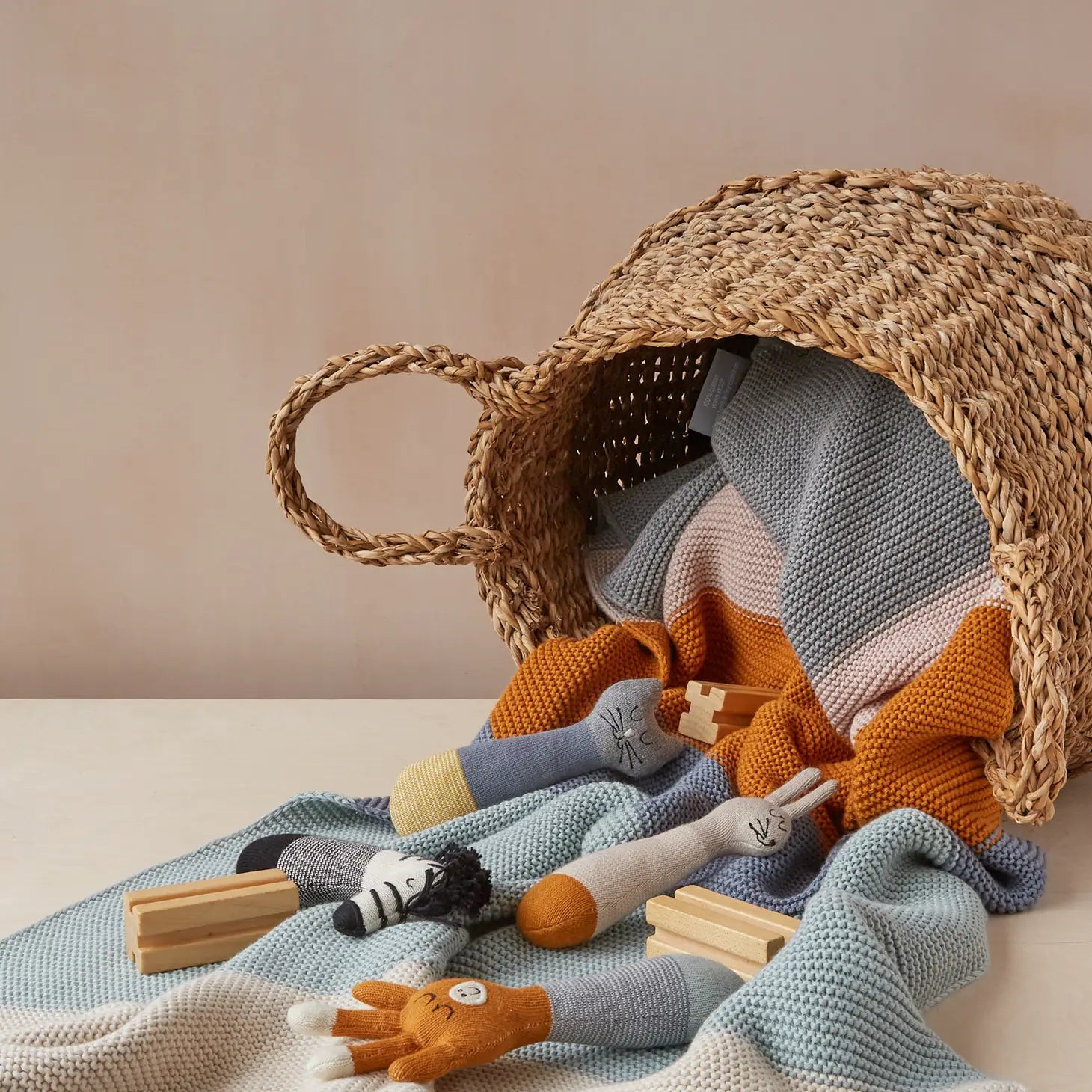 Cotton Knit Baby Rattle Toy - Giraffe - Muddy Boots Home UK